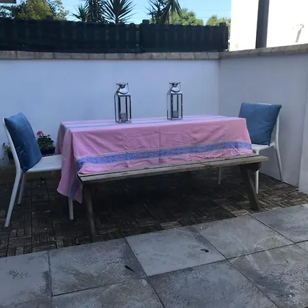 A Cote De La Gare Apartment *