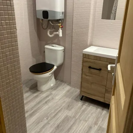 A Cote De La Gare Apartment *